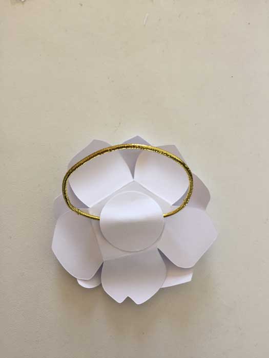 Fleur soleil, bracelet, Paper Art, commande pour un lancement de parfum pour Azzaro, 2018, Laure Devenelle