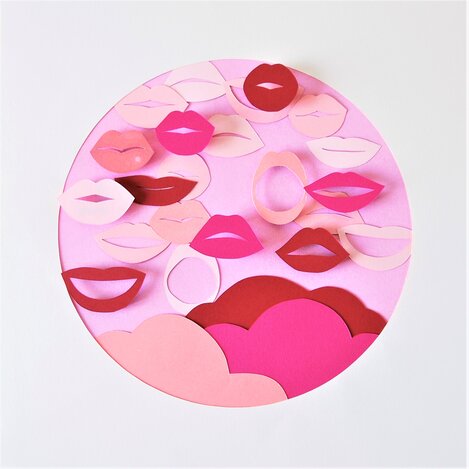 Bouche-mouth-paper-art-for-St-Valentine's-day-2019-creation-Laure-Devenelle-Au-pays-des-levres