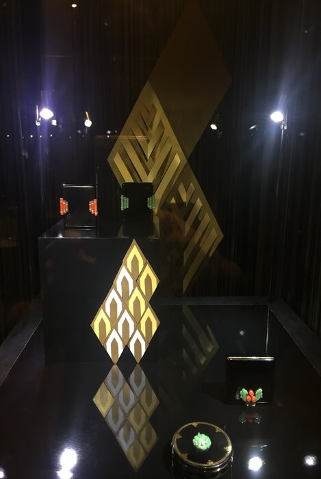 windows-display-losange-or-art-nouveau-exposition-paper-art-creation-Laure-Devenelle-Maison-Christies-Paris-2019