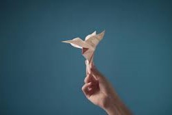 Colibri-Origami-paper-film-publicitaire-Papiers-Clairefontaine-2019-Paper-Artist-Laure-Devenelle