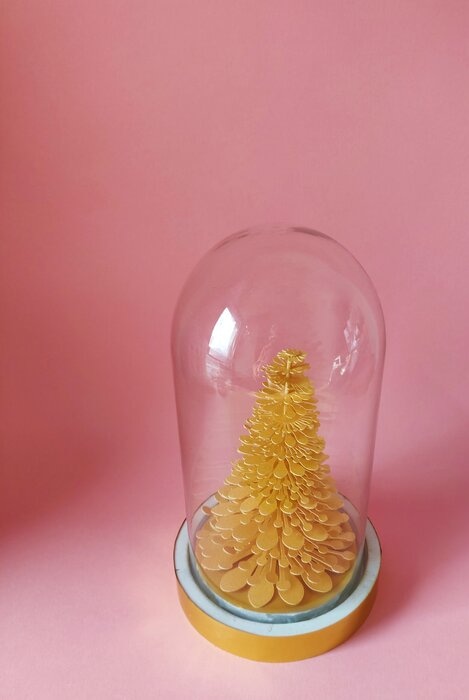 Sapin-de-noel-or-paper-cuttting-art-3D-sculpture-Christmas-design-Laure-Devenelle