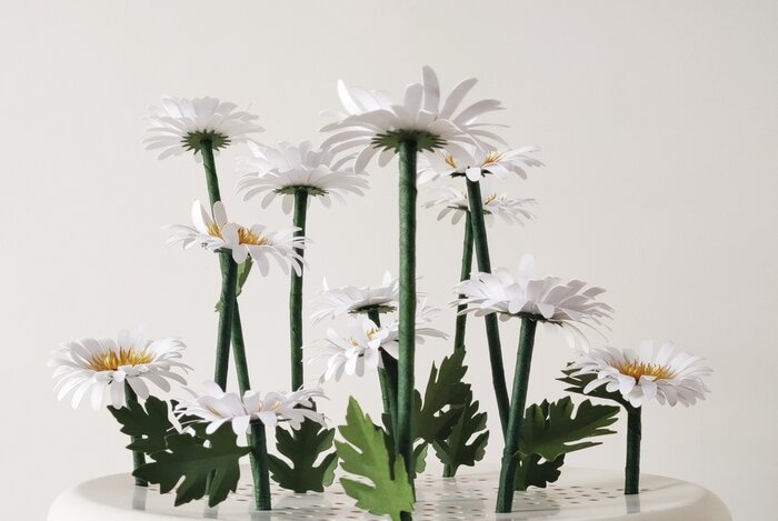 Marguerites-paper-art-sculpture-jardin-laure-devenelle