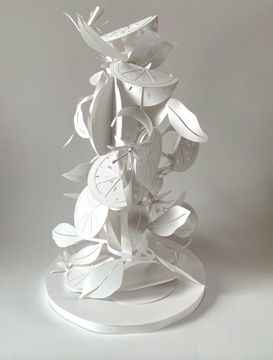 Sculpture papier poétique et citronée sous cloche, paper cut pour sodexo et Air france, Création Laure Devenelle, 2021